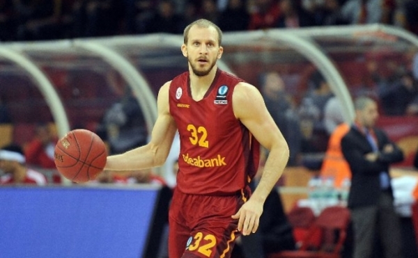 &Sigma;&iota;&nu;ά&nu; &Gamma;&kappa;&iota;&omicron;&upsilon;&lambda;έ&rho;: &Sigma;&alpha;&nu; &kappa;&rho;&alpha;&sigma;ί &pi;&omicron;&upsilon; &omega;&rho;&iota;&mu;ά&zeta;&epsilon;&iota;