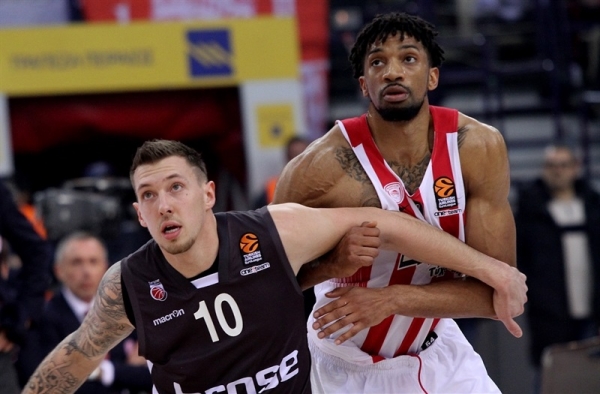 To &mu;&alpha;&kappa;&rho;&iota;&nu;ό &rho;&iota;&mu;&pi;ά&omicron;&upsilon;&nu;&tau;, Day 20. &Alpha;&kappa;&omicron;&upsilon;&mu;&pi;ώ&nu;&tau;&alpha;&sigmaf; &sigma;&tau;&omicron;&upsilon;&sigmaf; &psi;&eta;&lambda;&omicron;ύ&sigmaf;.