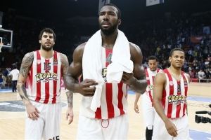 Αμυνες, τρίποντα και ψηλοί για πρόκριση