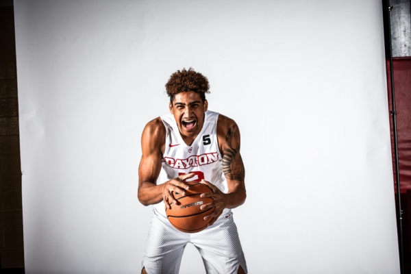 &Tau;&rho;&epsilon;&iota;&sigmaf; sleepers &gamma;&iota;&alpha; &tau;&omicron; &epsilon;&pi;ό&mu;&epsilon;&nu;&omicron; draft