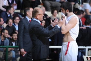 &Eta; ά&mu;&upsilon;&nu;&alpha; &kappa;&alpha;&iota; &eta; &pi;&alpha;&rho;ά&mu;&epsilon;&tau;&rho;&omicron;&sigmaf; &tau;&omicron;&upsilon; &rho;&upsilon;&theta;&mu;&omicron;ύ